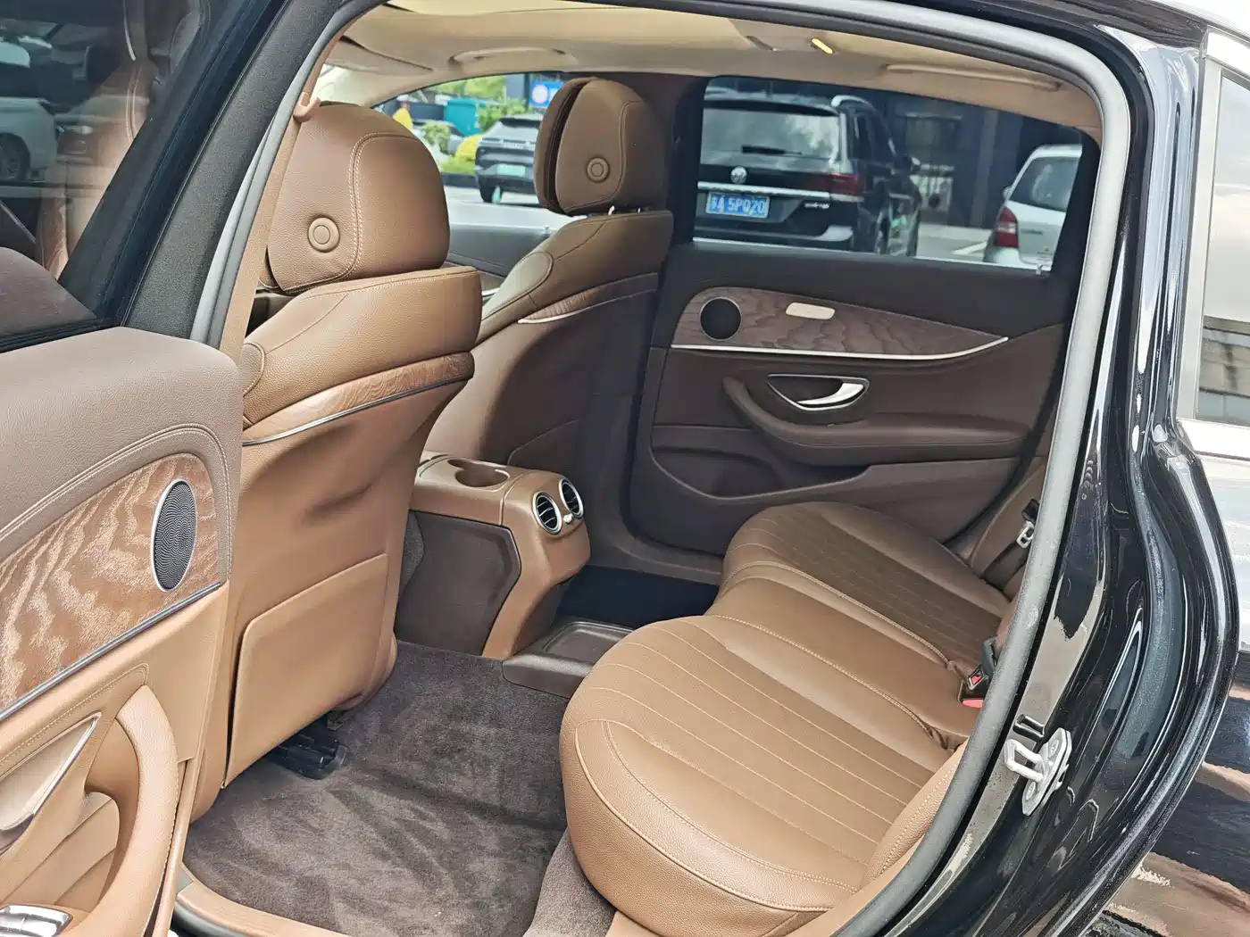 Mercedes-Benz E-Class 2020 E 260 L фото 8