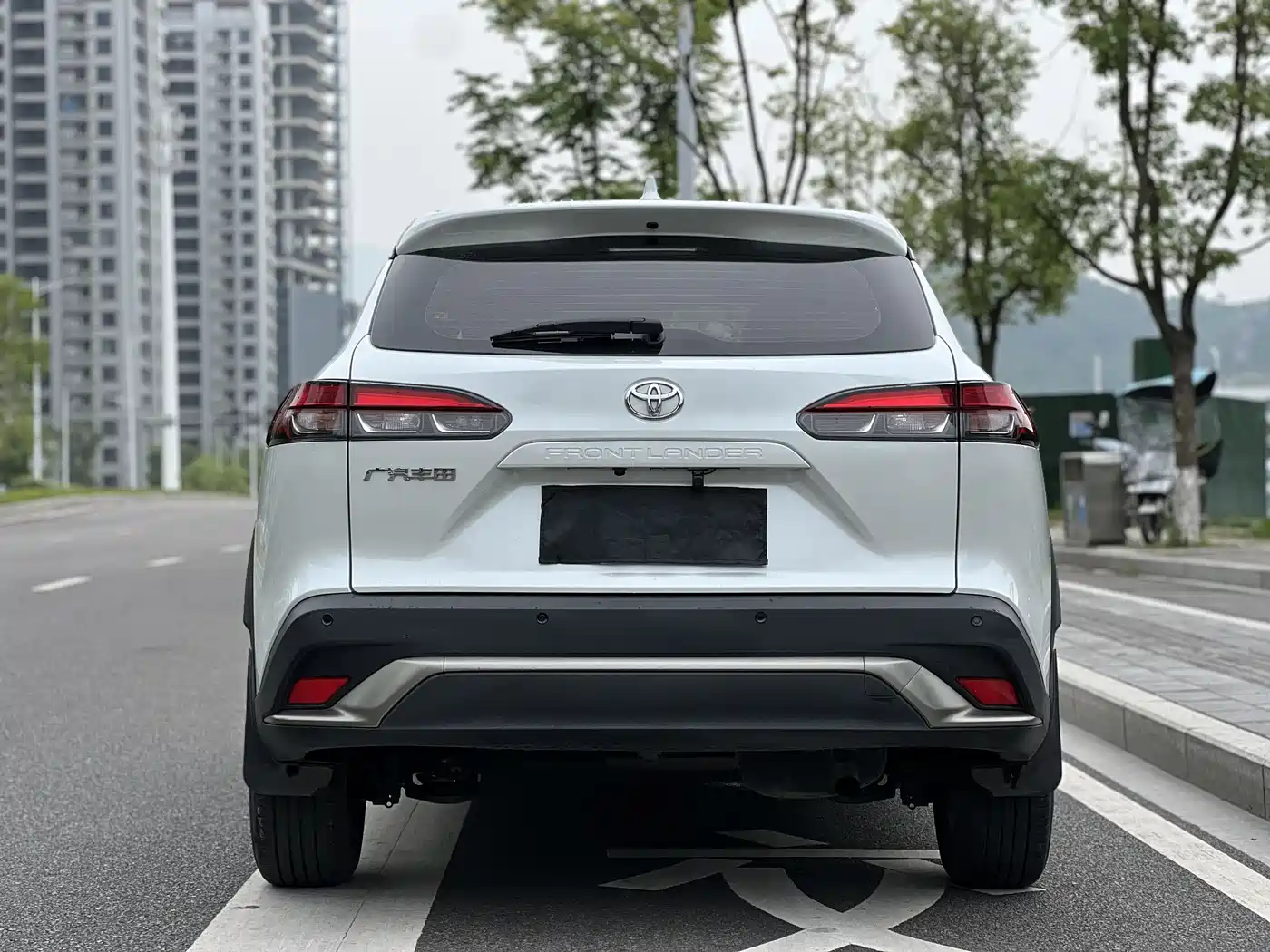 Toyota Frontlander 2022 2.0L CVT Luxury Edition фото 9