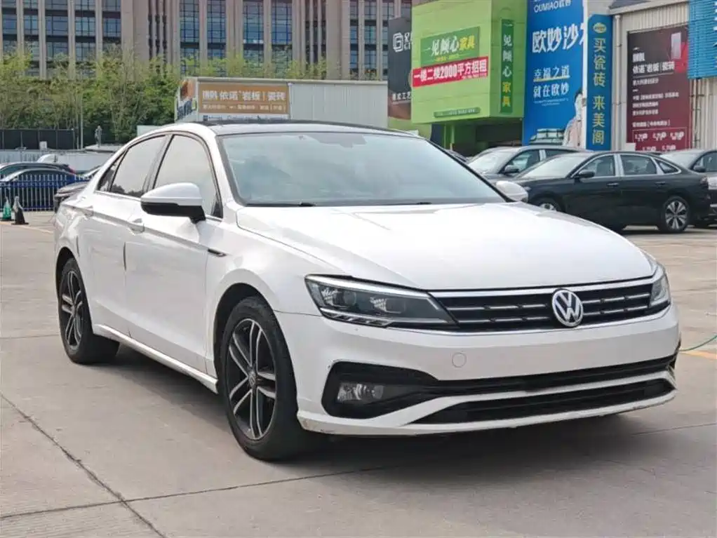 Volkswagen Lamando 2021 280TSI DSG Luxury Phantom Edition фото 3