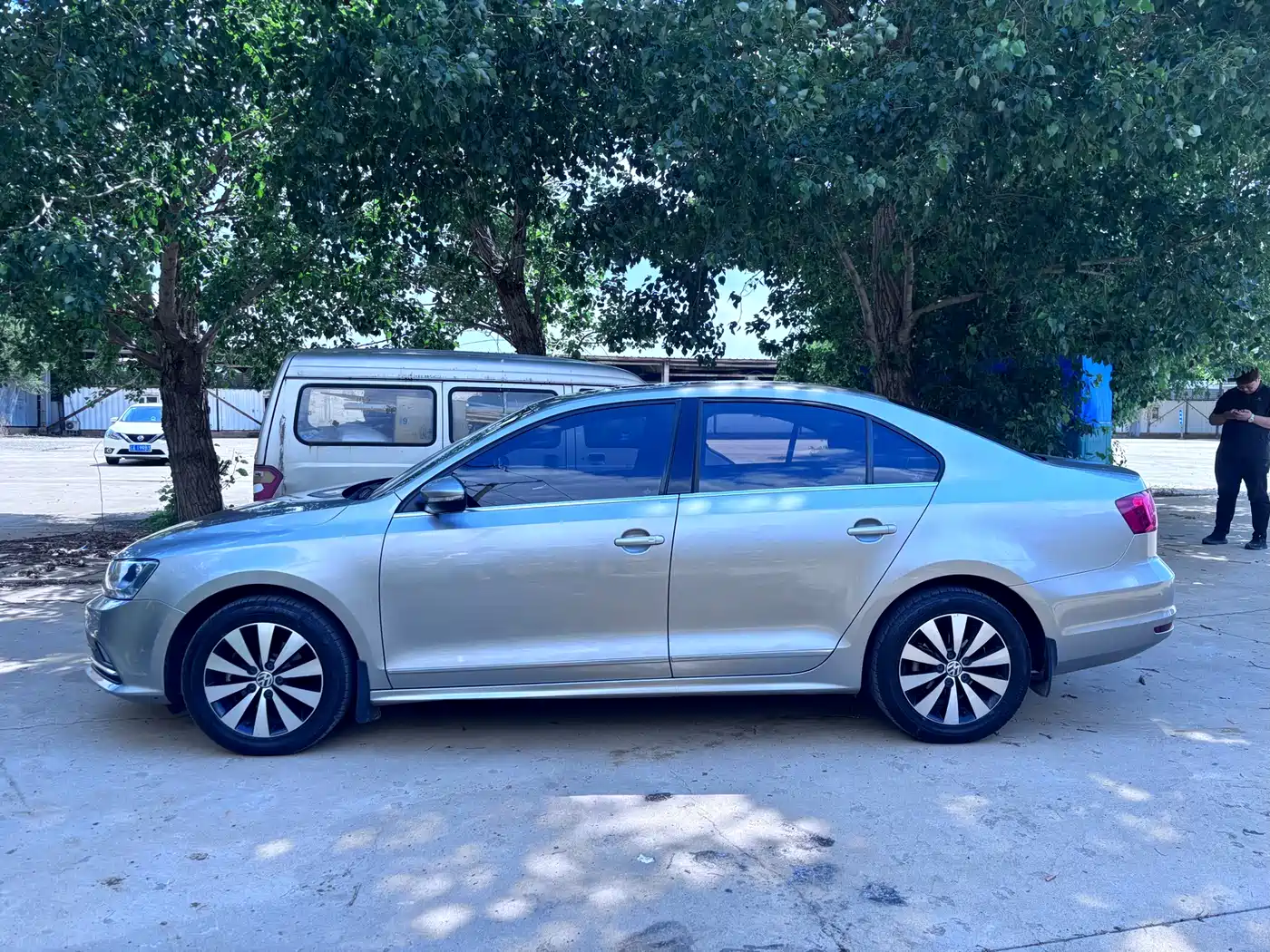 Volkswagen Sagitar 2018 1.6L Automatic Comfort фото 3