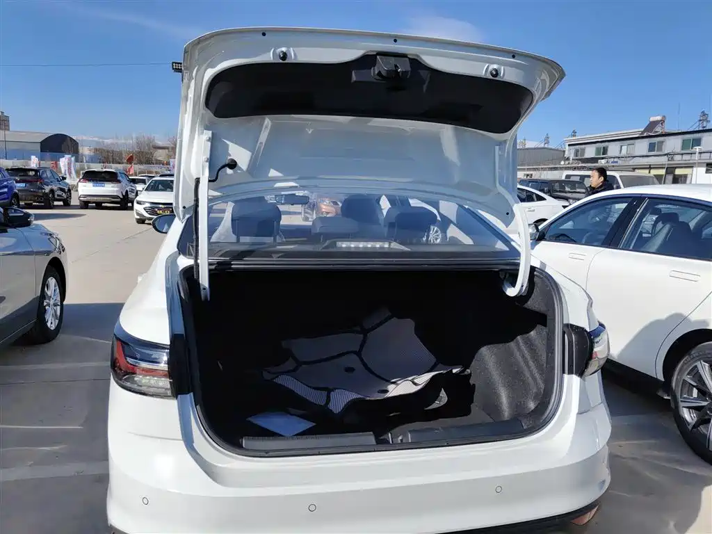 Volkswagen Lavida 2025 New Edge 1.5L Outstanding New Ease фото 15