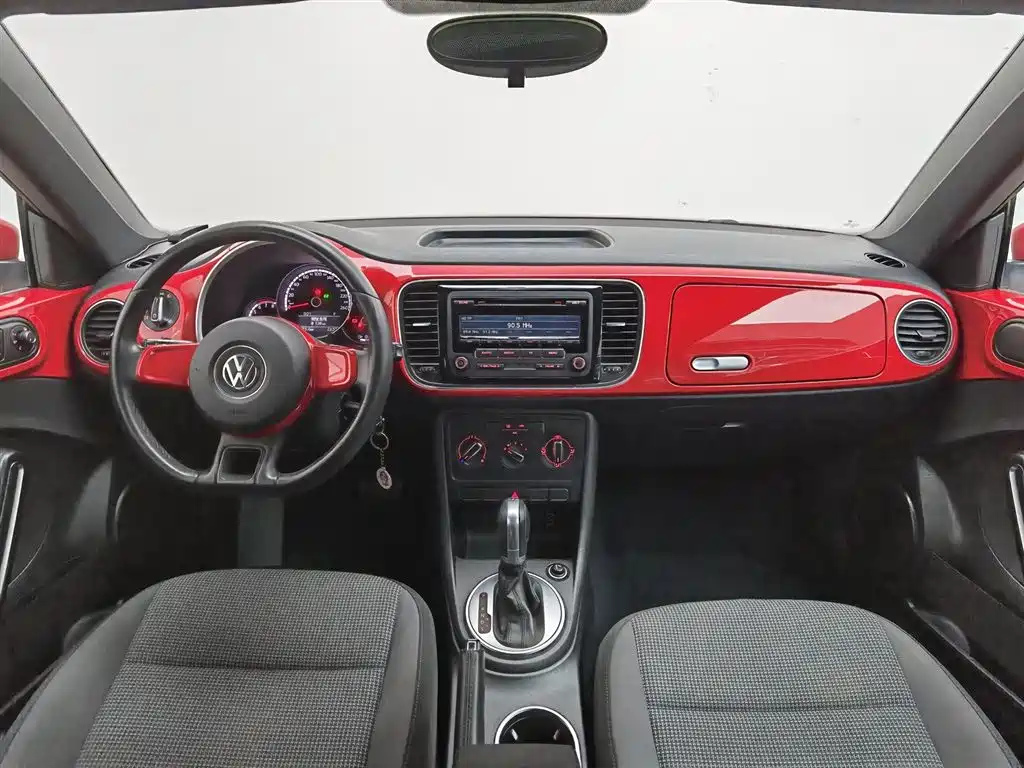 Volkswagen Beetle 2015 180TSI фото 5
