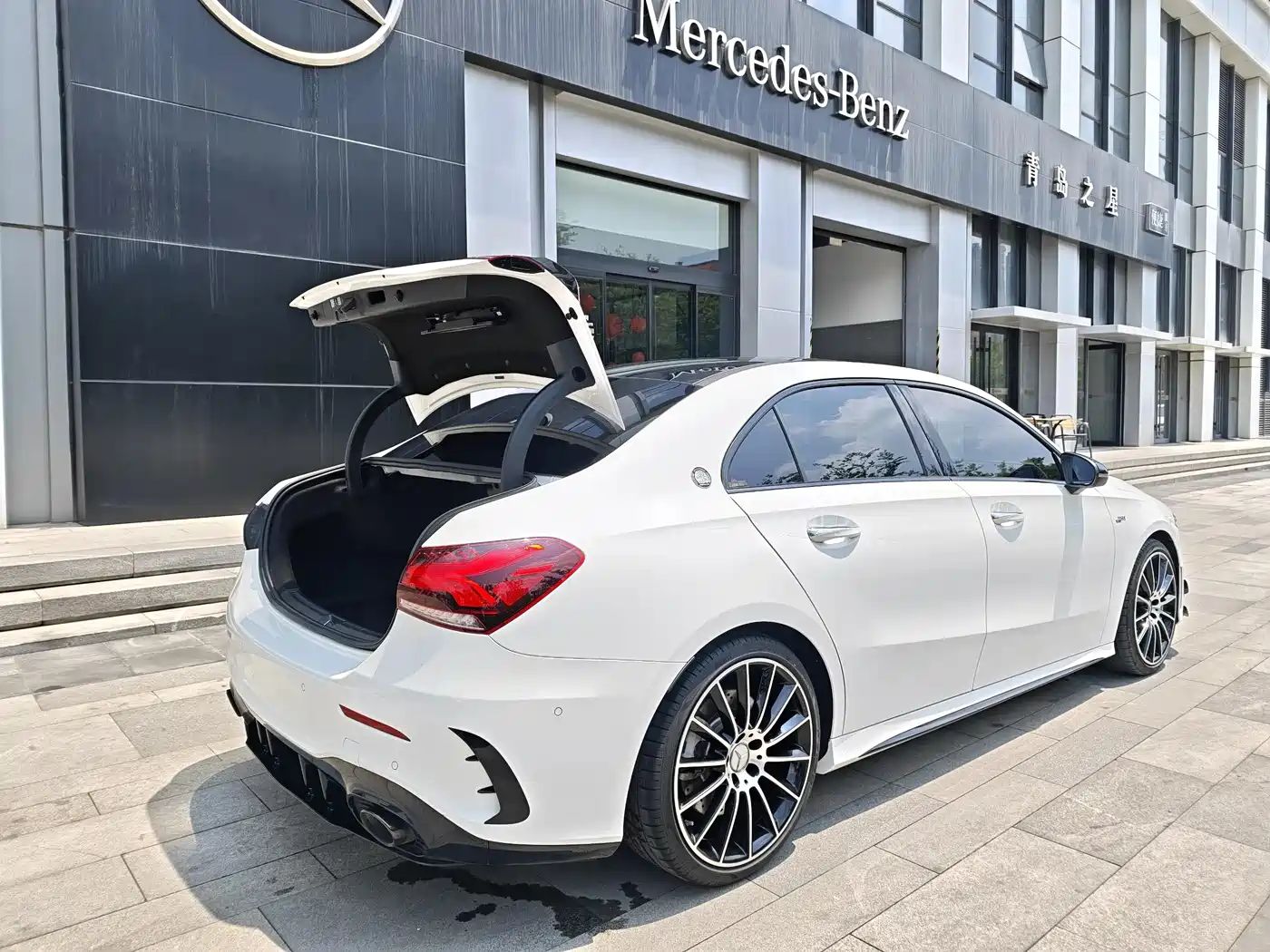 Mercedes-Benz A-Class AMG 2023 Model Year AMG A 35 L 4MATIC фото 13