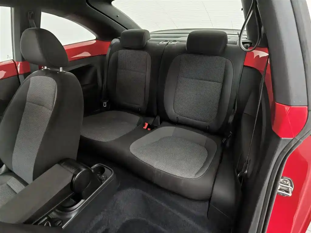 Volkswagen Beetle 2015 180TSI фото 15