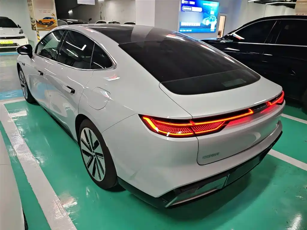 Geely Galaxy Galaxy E8 2024 665km RWD Starship Voyager Edition фото 5