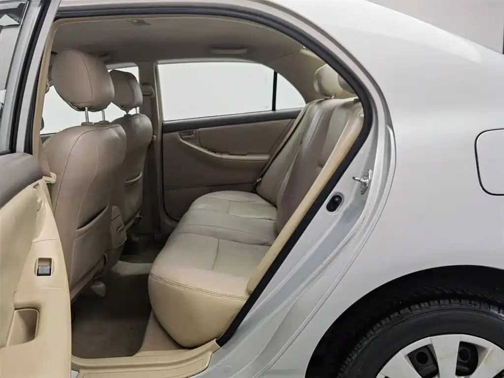 Toyota Corolla 2010 1.6L Manual Classic Edition фото 15