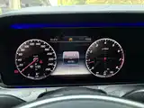 Photo 8 - Mercedes-Benz E-Class