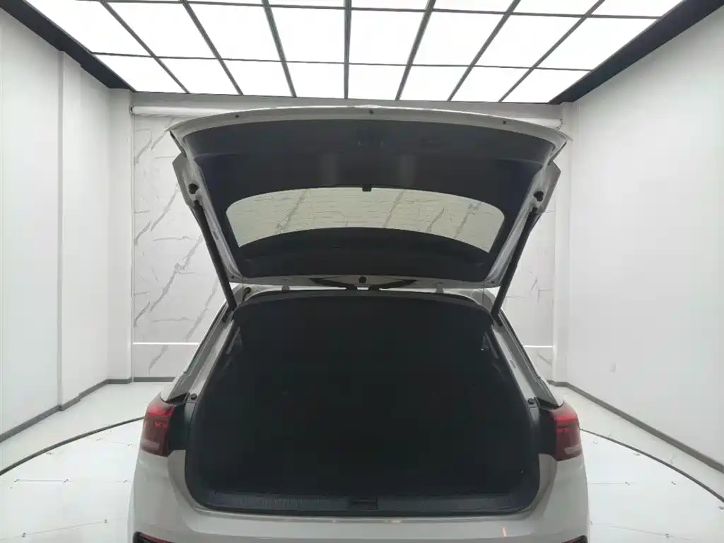 VOLKSWAGEN T ROC EXPLORING SONGS