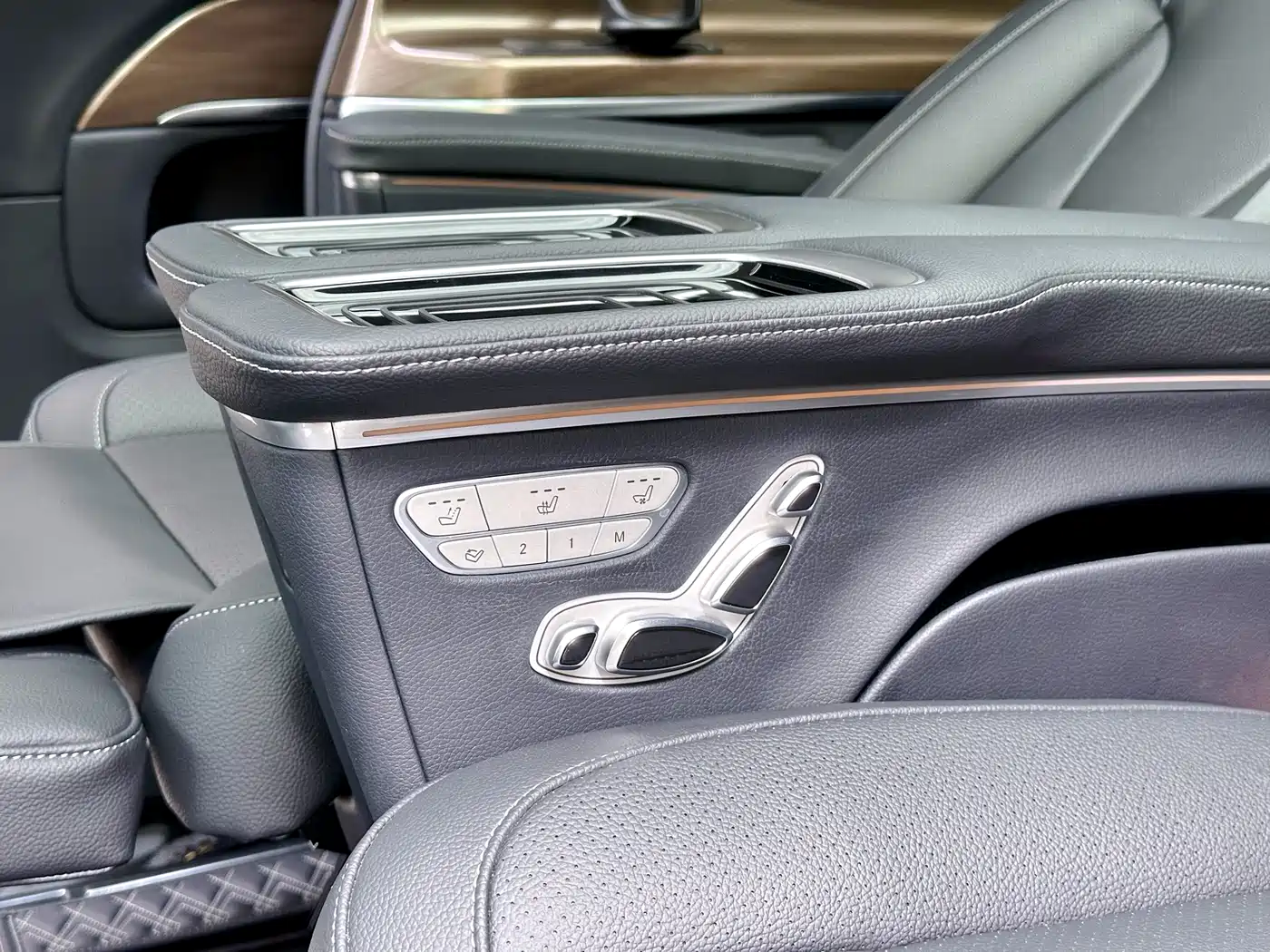 Mercedes-Benz V-Class 2021 V 260 L Long Wheelbase Luxury Edition фото 31