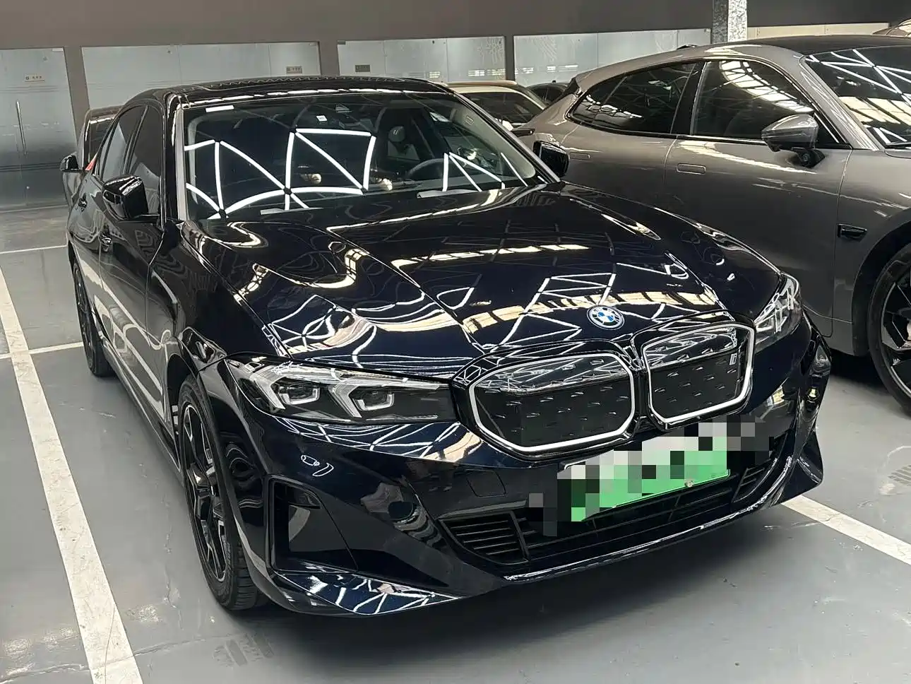 BMW i3 2023 eDrive 40 L Shadow Night Sport Package фото 2