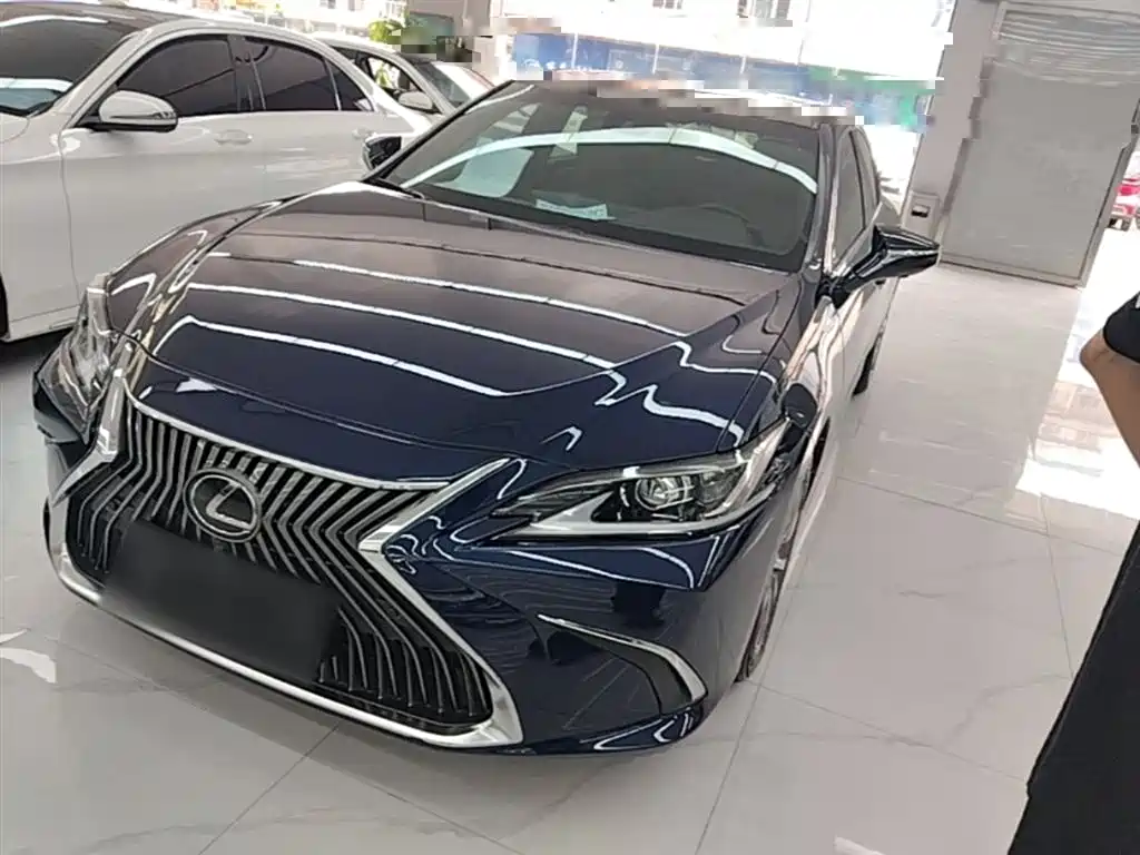 Lexus ES 2018 200 Excellence Edition China V