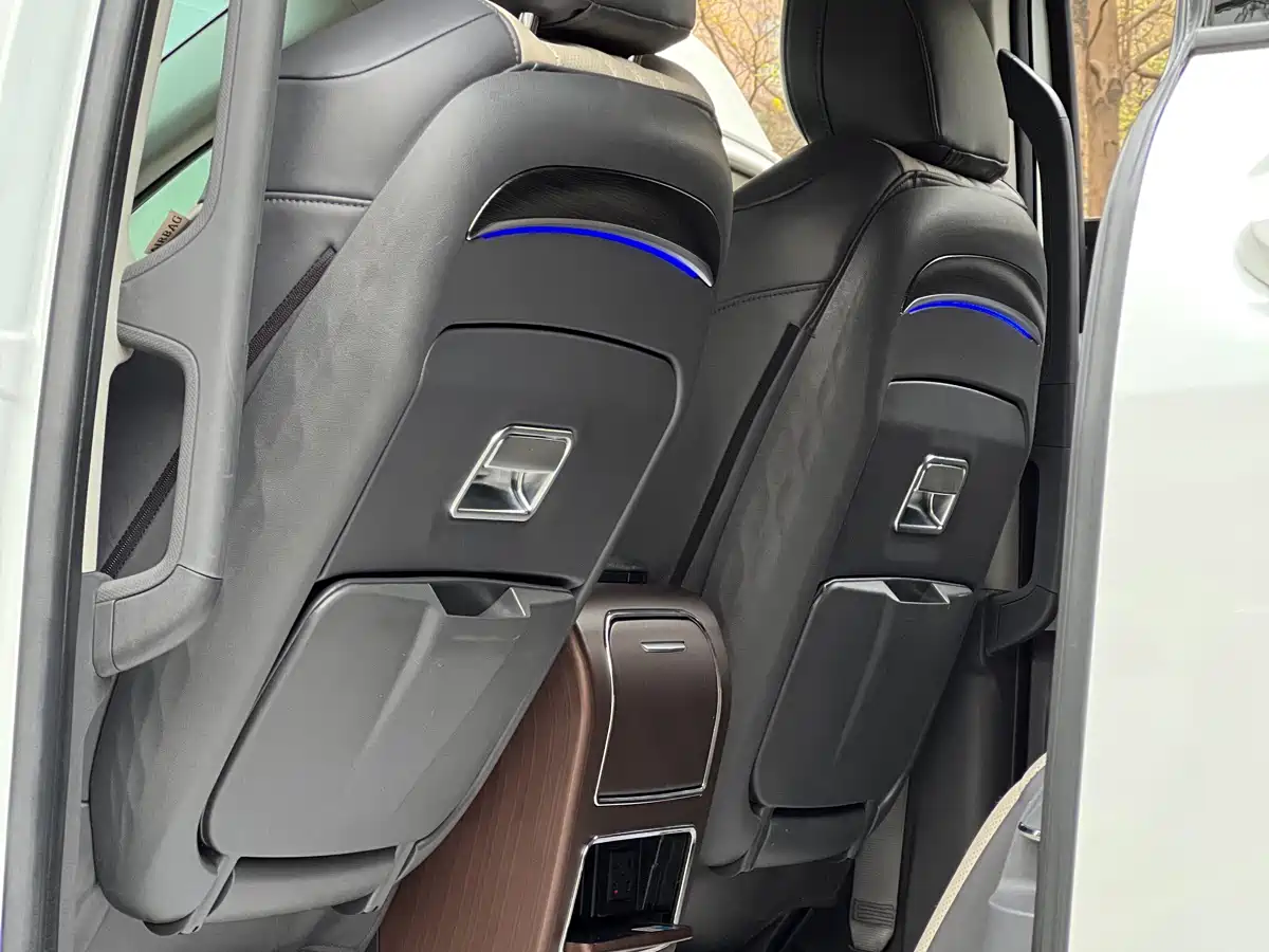 Toyota Sienna 2023 2.5L Hybrid Comfort Edition фото 3