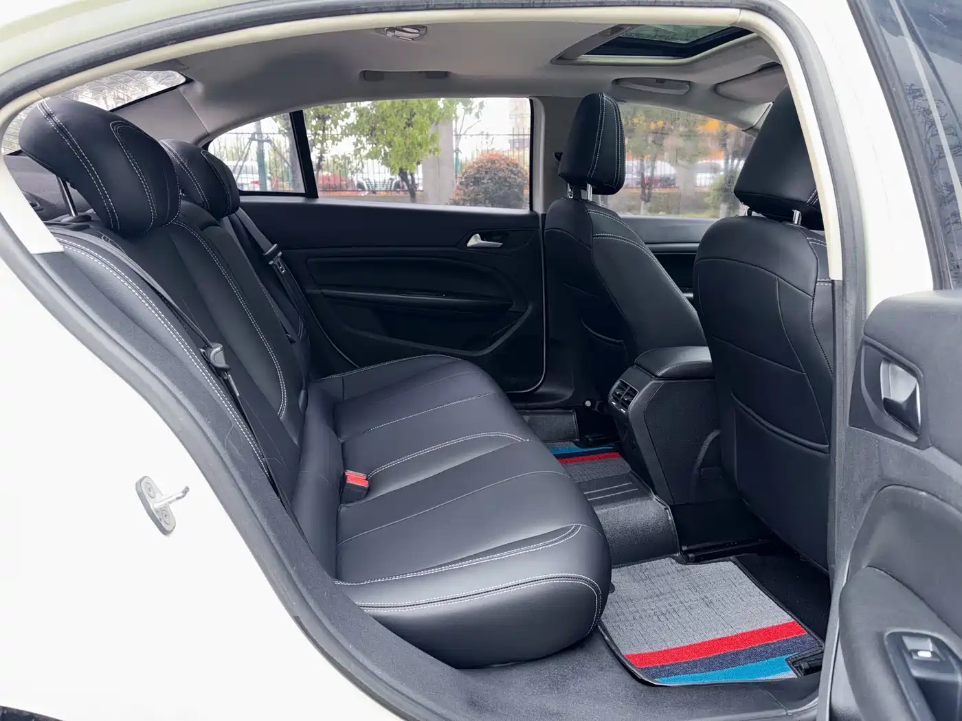 Peugeot 408 2014 1.8L Automatic Luxury Edition фото 23