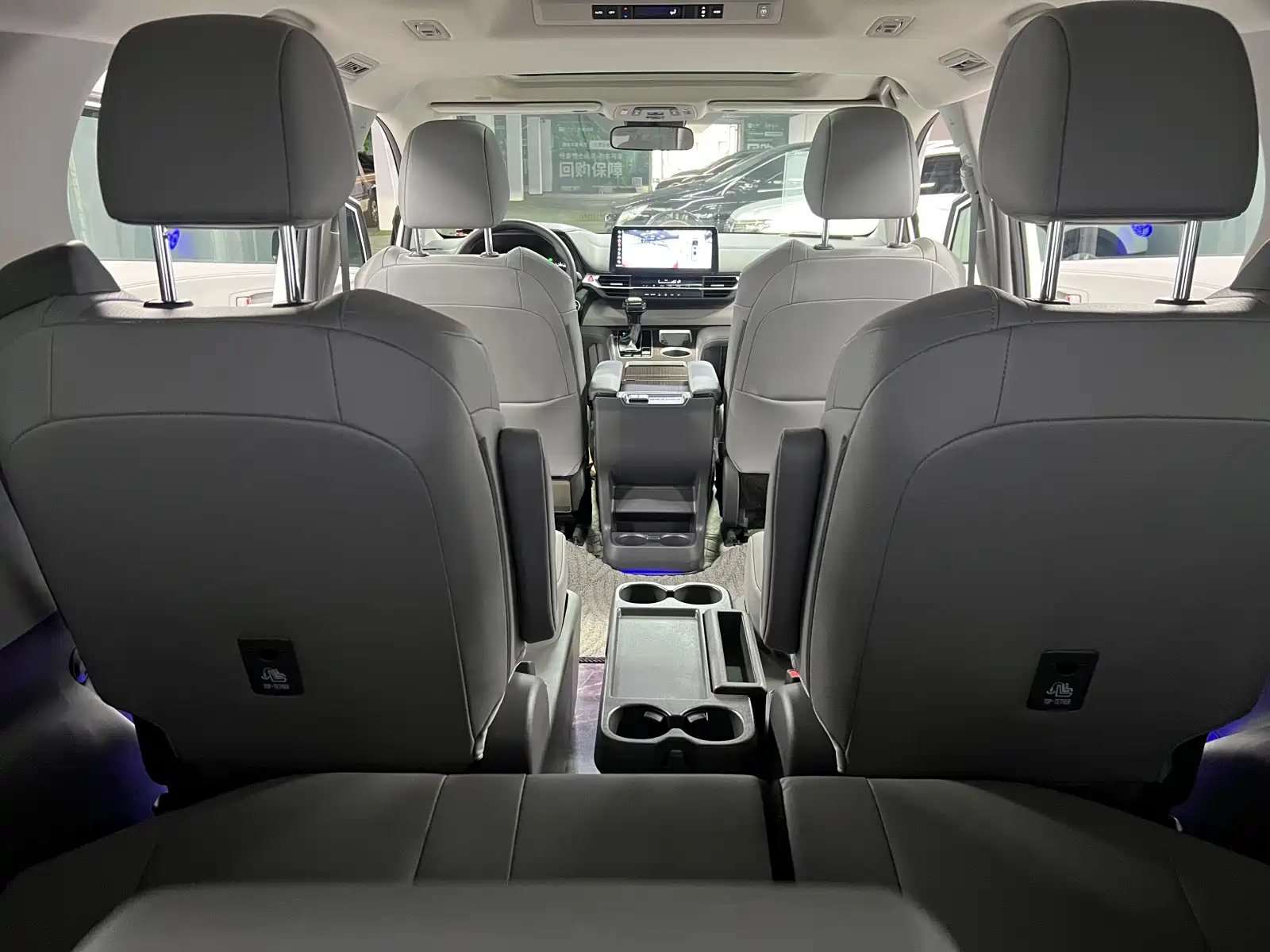 Фото 17 - Toyota Granvia