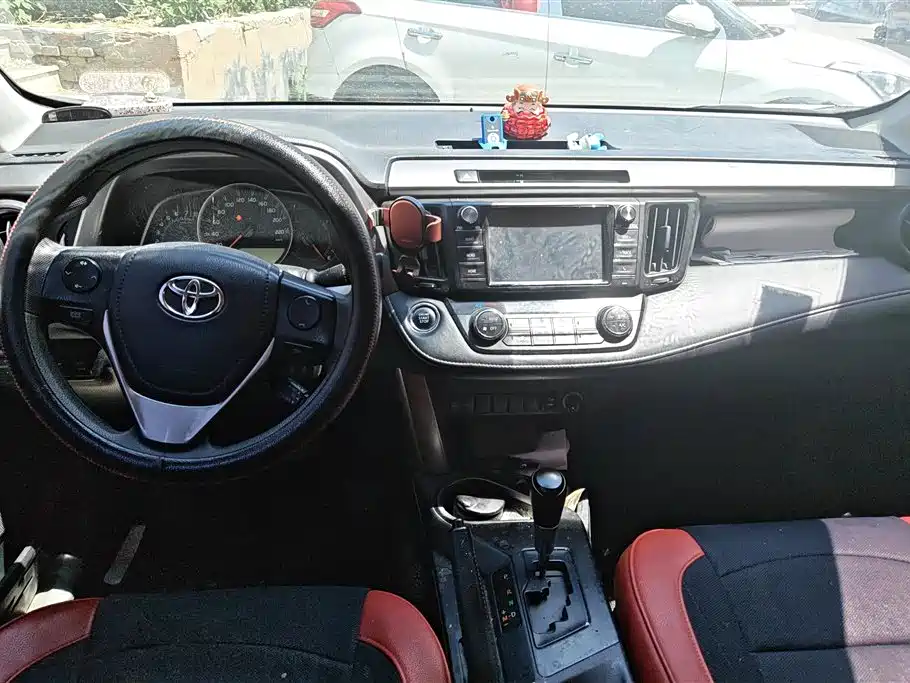 Toyota RAV4 Rongfang 2018 2.0L CVT 2WD Trend X Edition фото 12