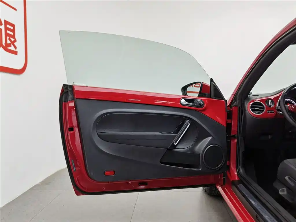 Volkswagen Beetle 2015 180TSI фото 8