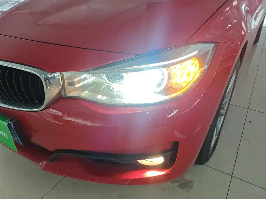 BMW 3 Series GT 2014 320i Leading Edition фото 24