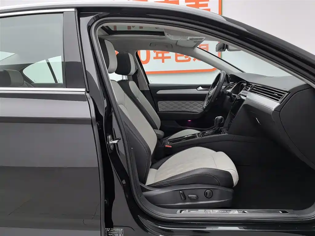 Volkswagen Magotan 2023 Model 2 Million Commemorative Edition 330TSI DSG Luxury фото 23