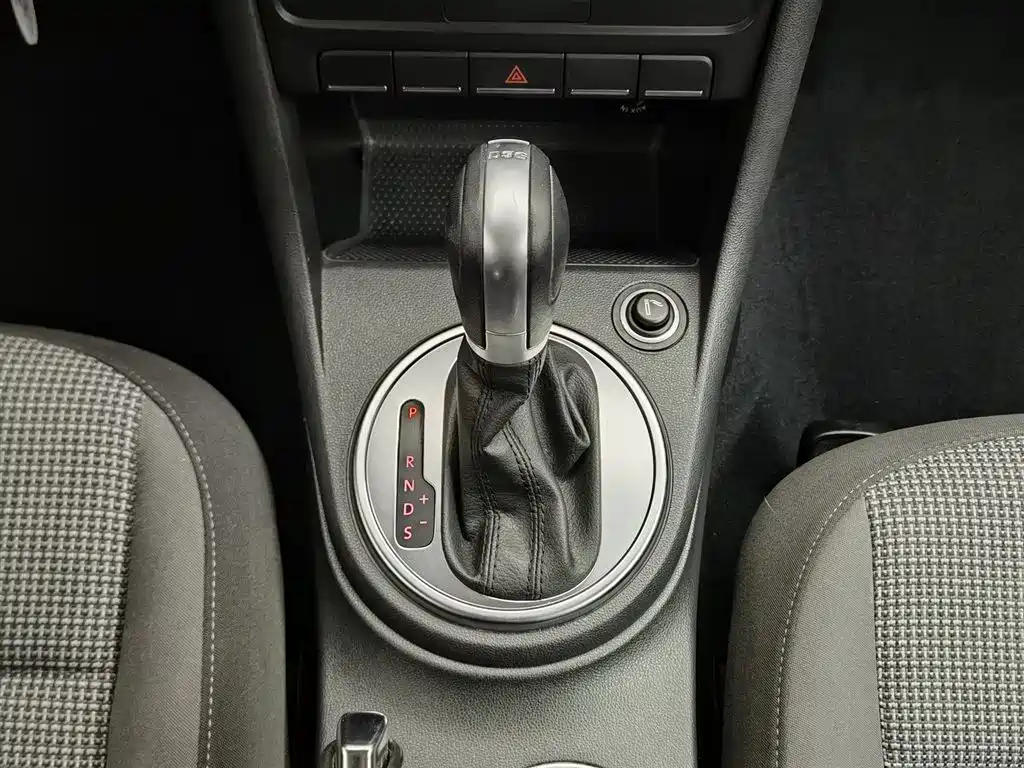 Volkswagen Beetle 2015 180TSI фото 13