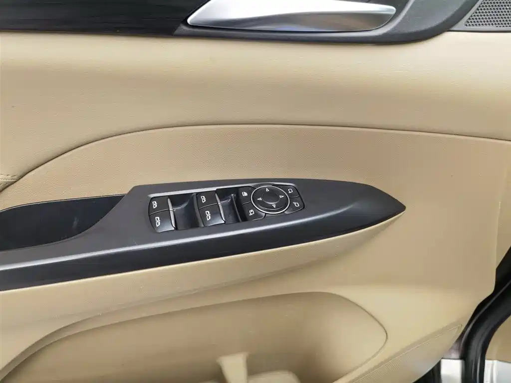 Buick GL8 2021 ES Landlord 653T Premium фото 9