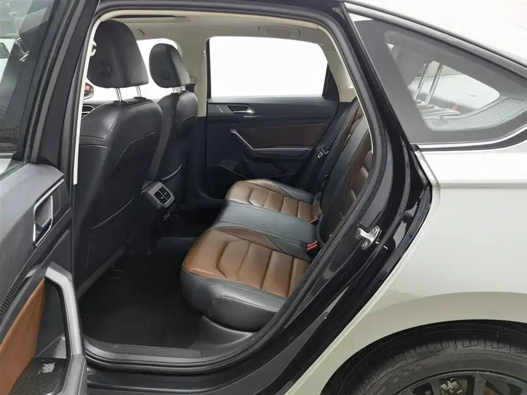 Volkswagen Lavida 2021 280TSI DSG Luxury Edition фото 15