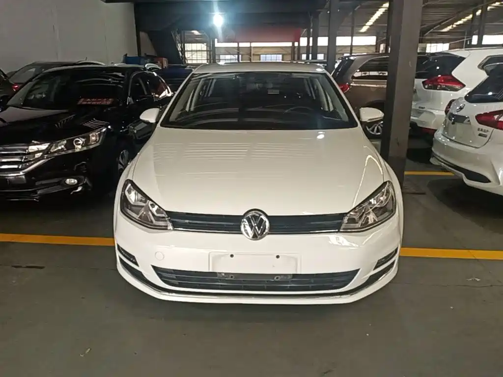 Volkswagen Golf 2016 1.6L Automatic Fashion фото 3