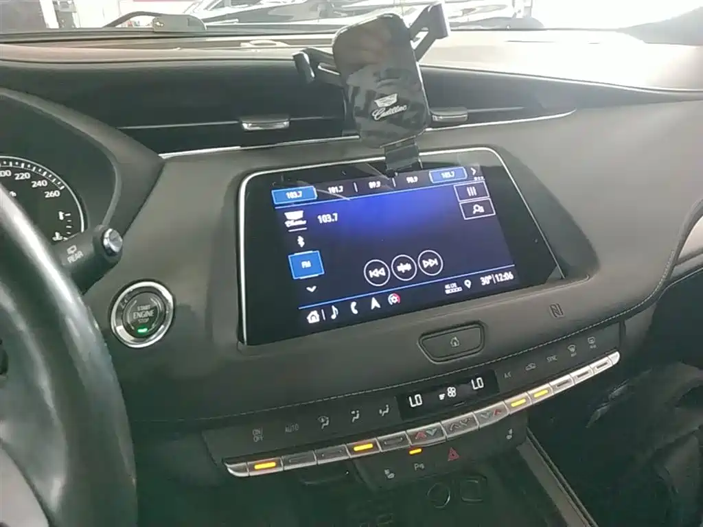 Cadillac XT4 2018 28T FWD Leading Edition фото 13