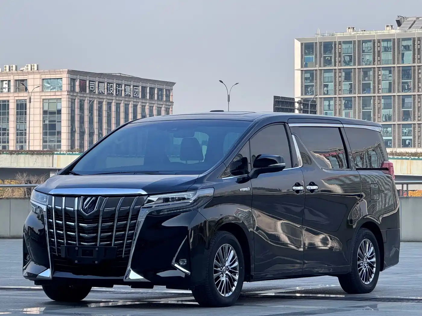 Toyota Alphard 2021 Hybrid 2.5L Premium фото 2