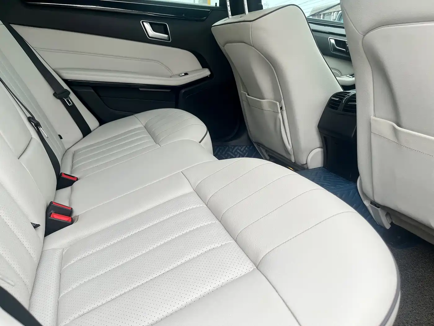 Mercedes-Benz E-Class 2015 E 260 L Sport фото 14