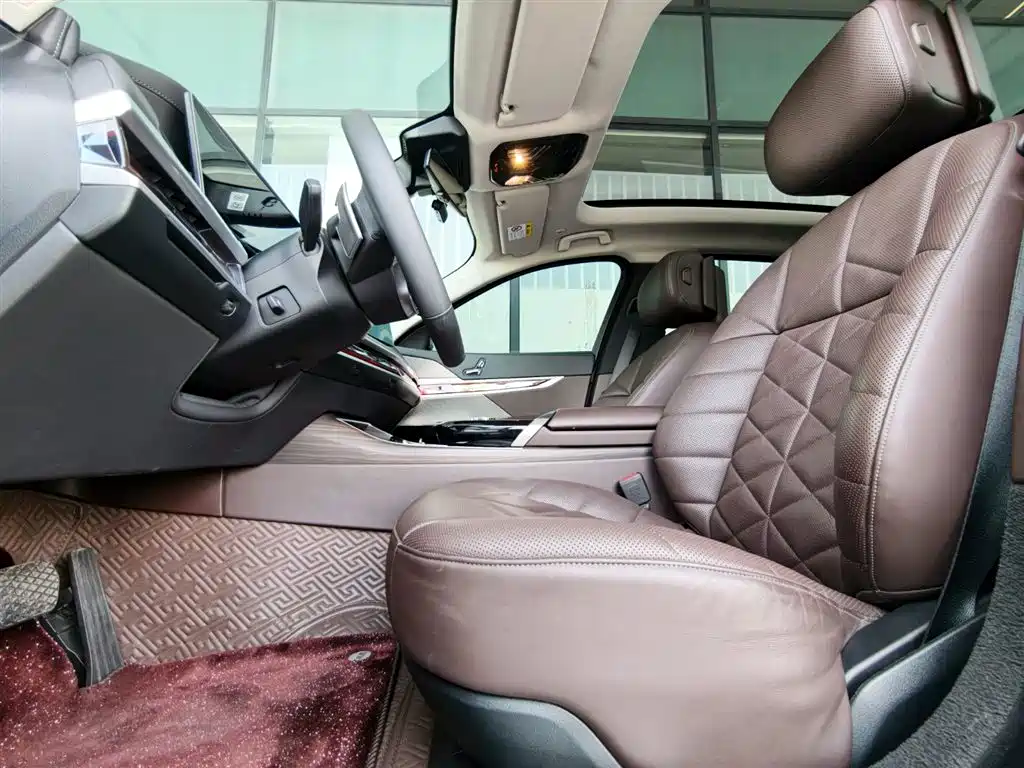 BMW 7 Series 2023 Model 735Li Luxury Package фото 11