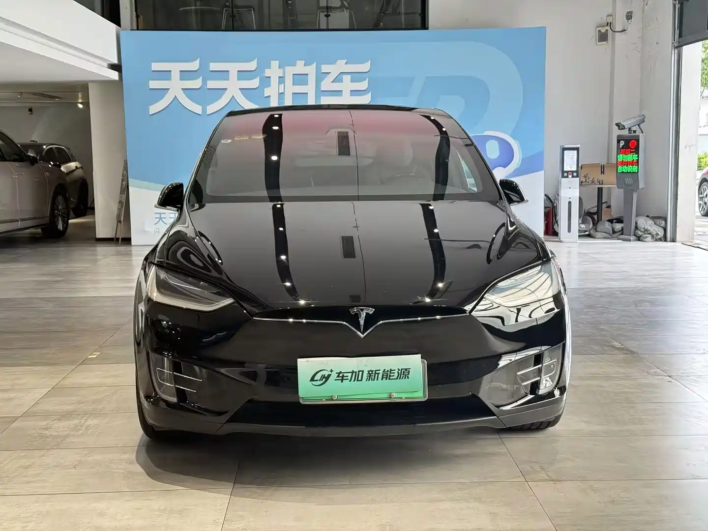 Фото 2 - Tesla Model X