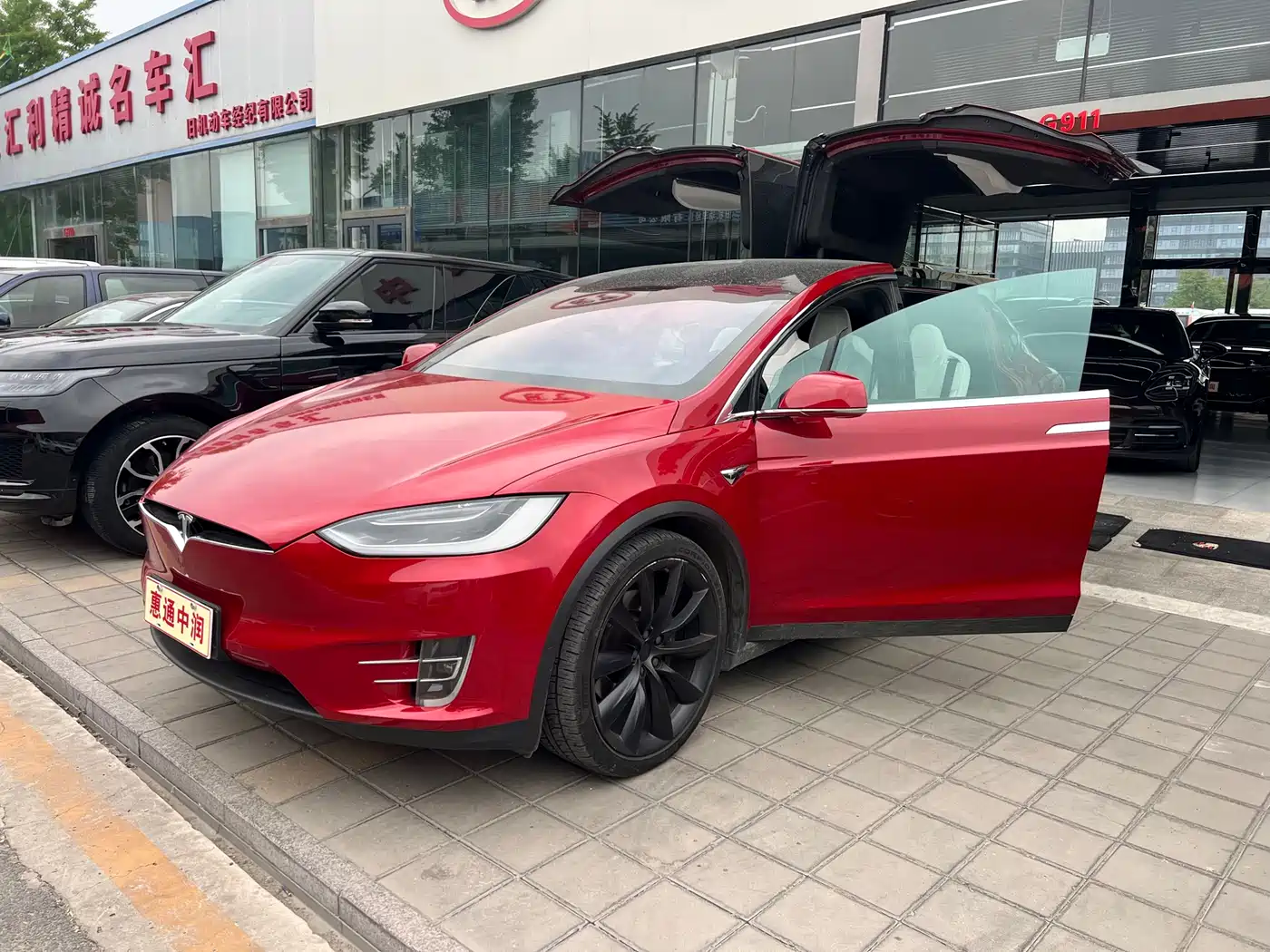 TESLA MODEL X