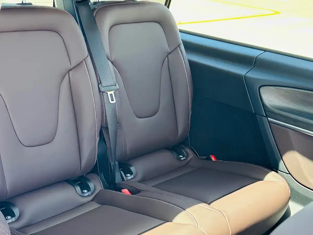 Mercedes-Benz V-Class 2024 V 300 L Long Wheelbase Luxury Edition фото 40