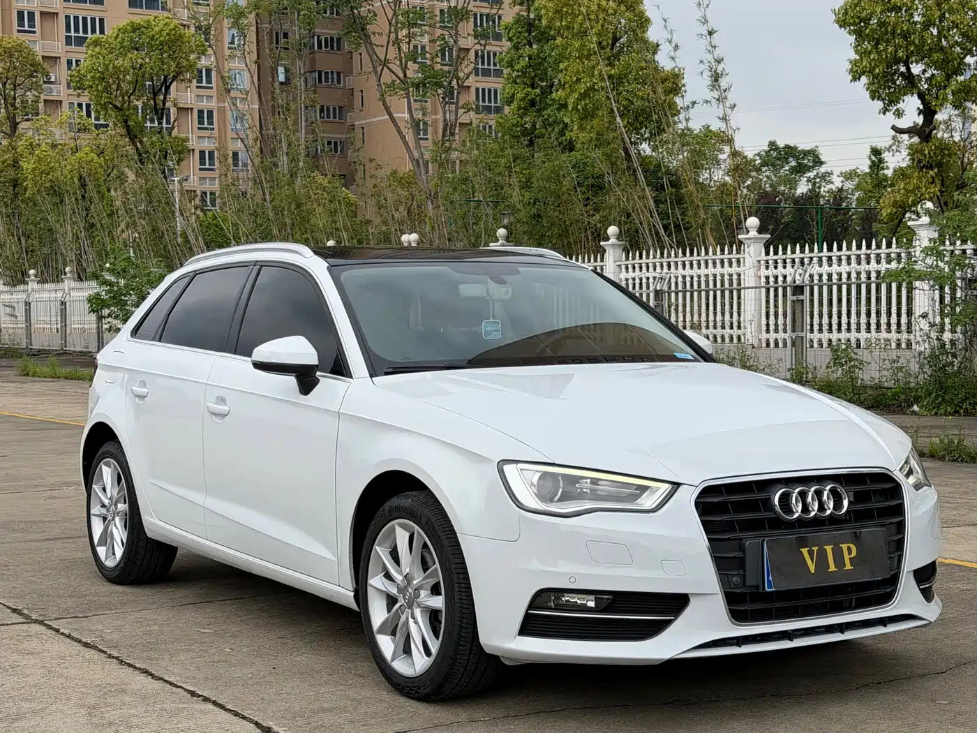 Audi A3 2014 Sportback 35 TFSI Automatic Comfort фото 2