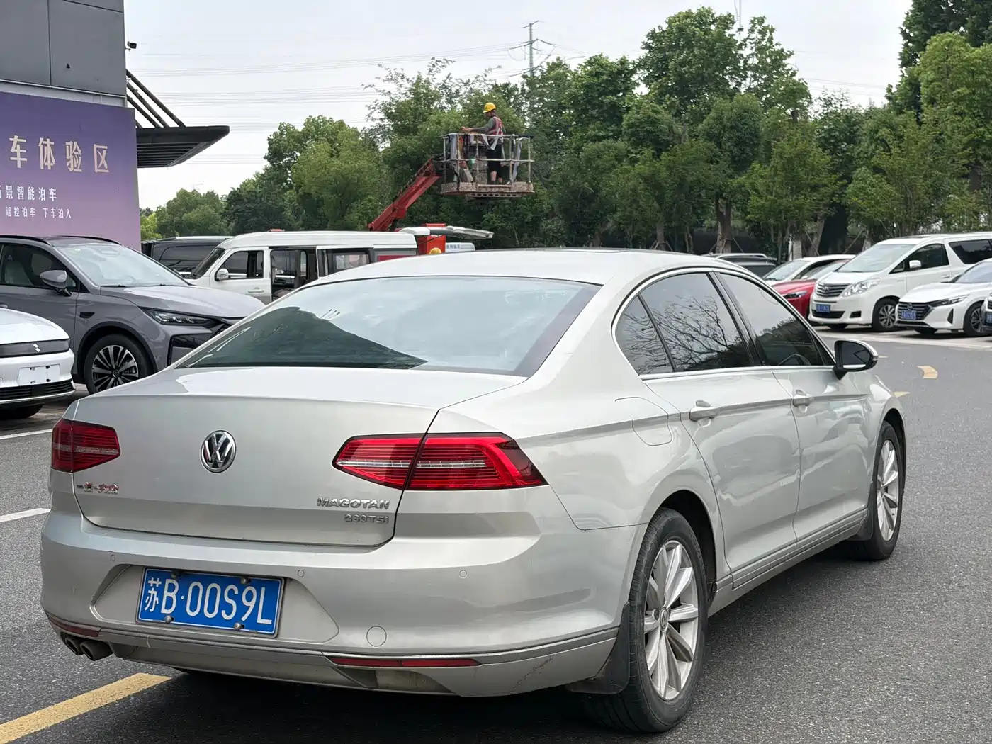 Volkswagen Magotan 2018 280TSI DSG Leading фото 4