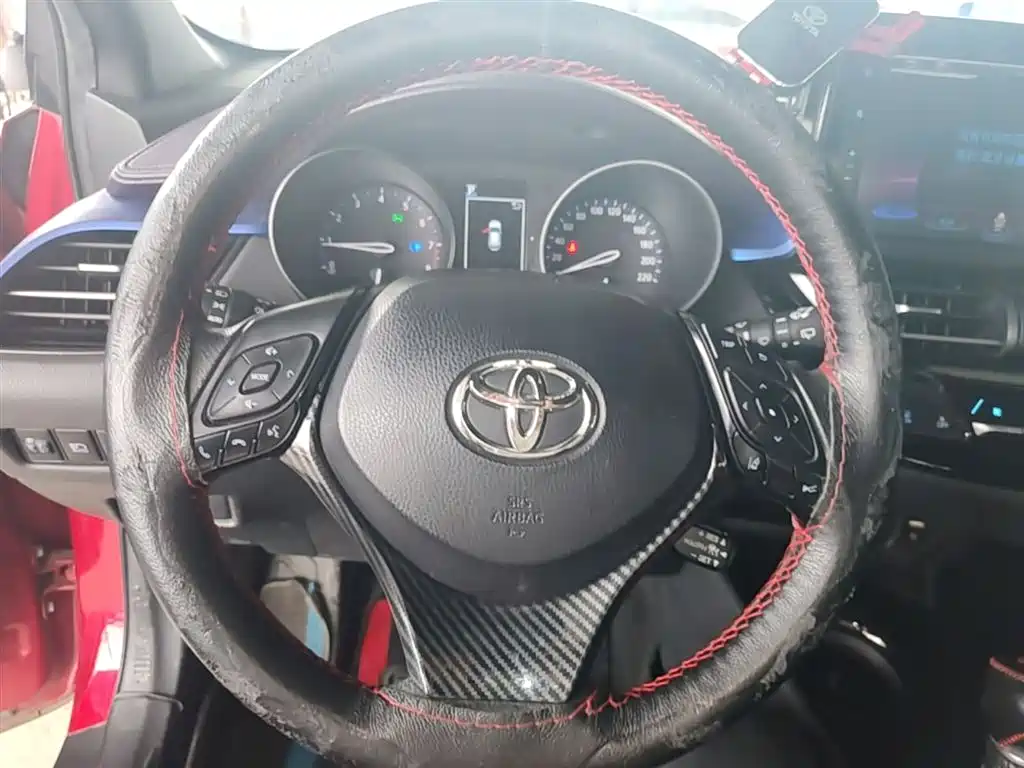 Toyota C-HR 2020 Model 2.0L Leading фото 7
