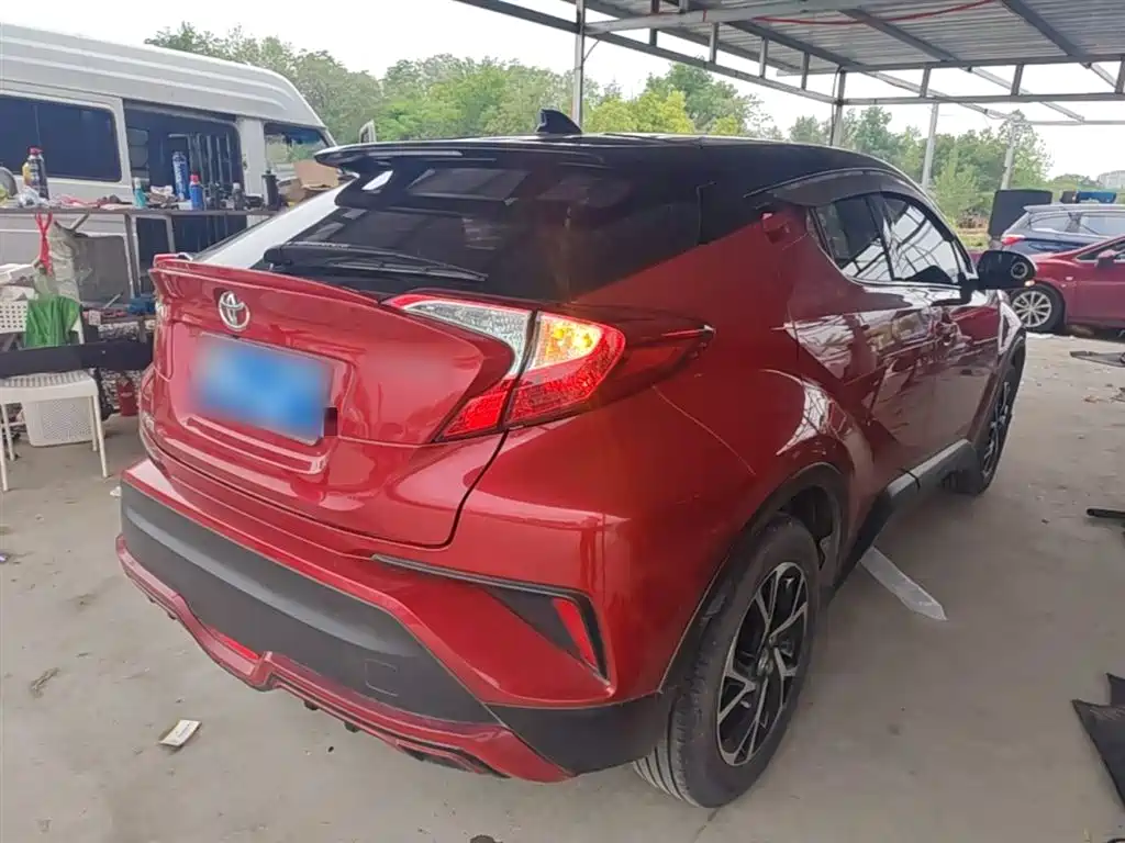 Toyota C-HR 2020 Model 2.0L Leading фото 5