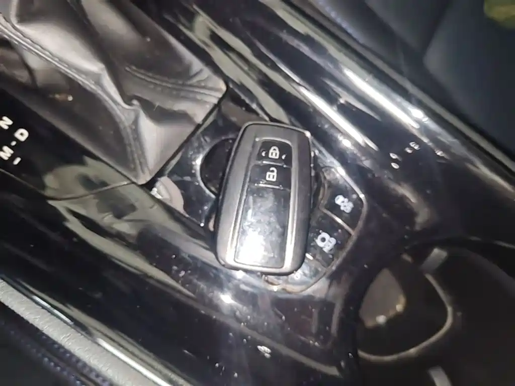 Toyota C-HR 2020 Model 2.0L Leading фото 17