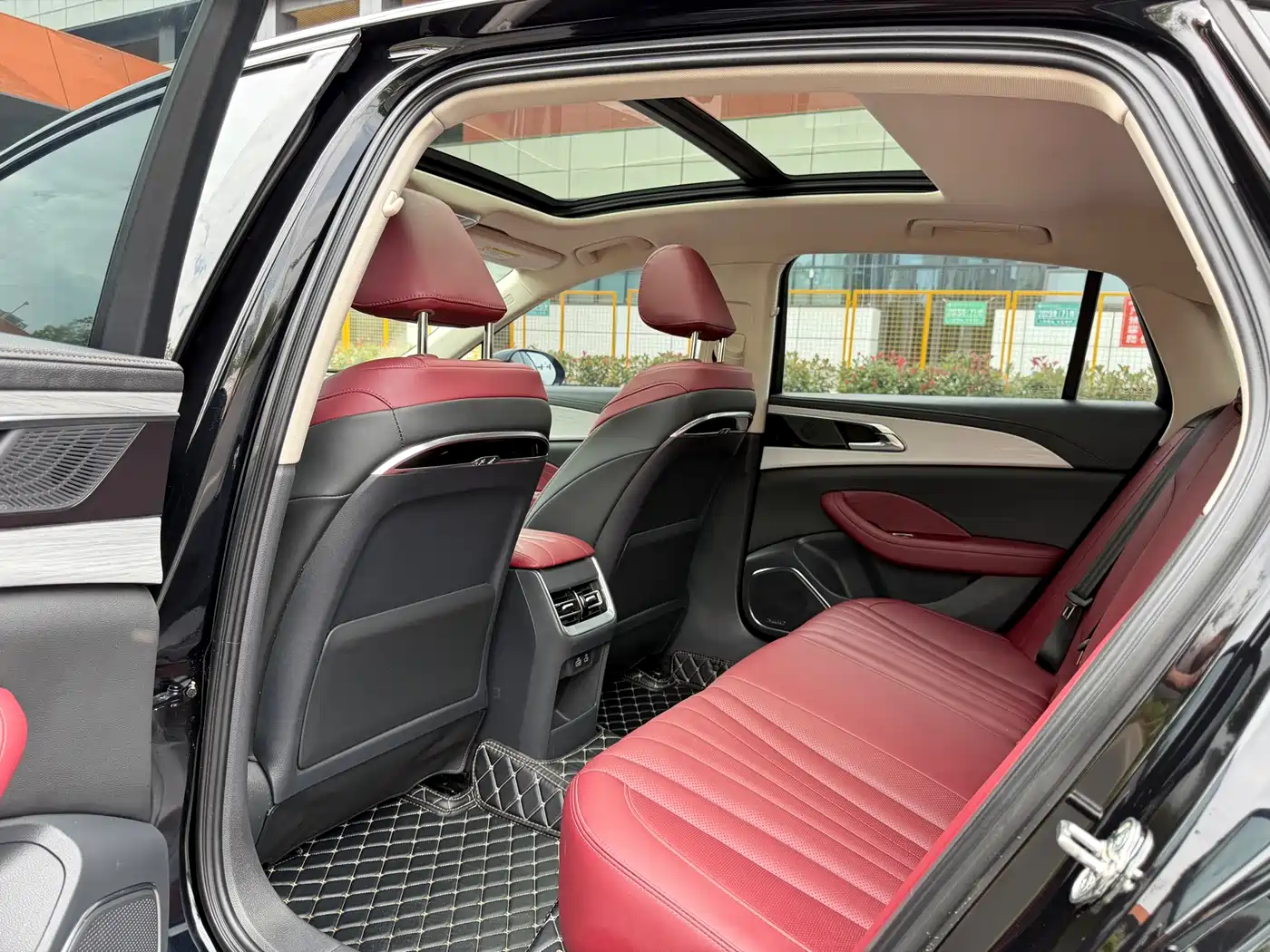Hongqi H5 2025 2.0T Automatic Mystic Shadow фото 29
