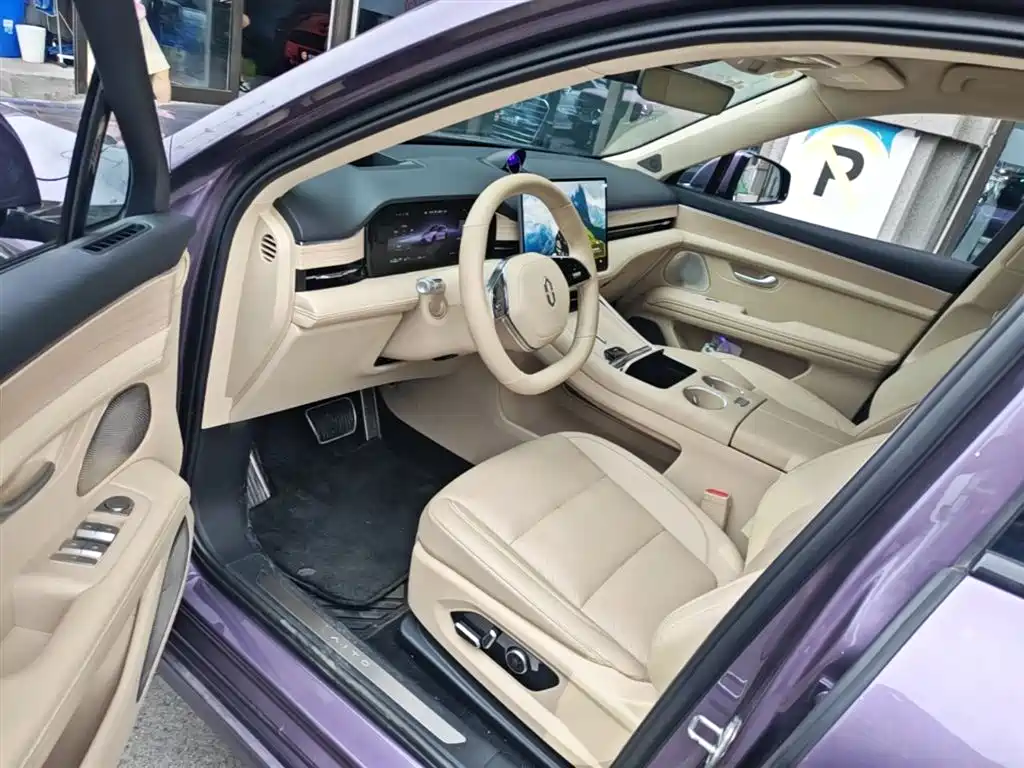 AITO Wenjie AITO M5 2025 Extended Range Ultra AWD фото 16