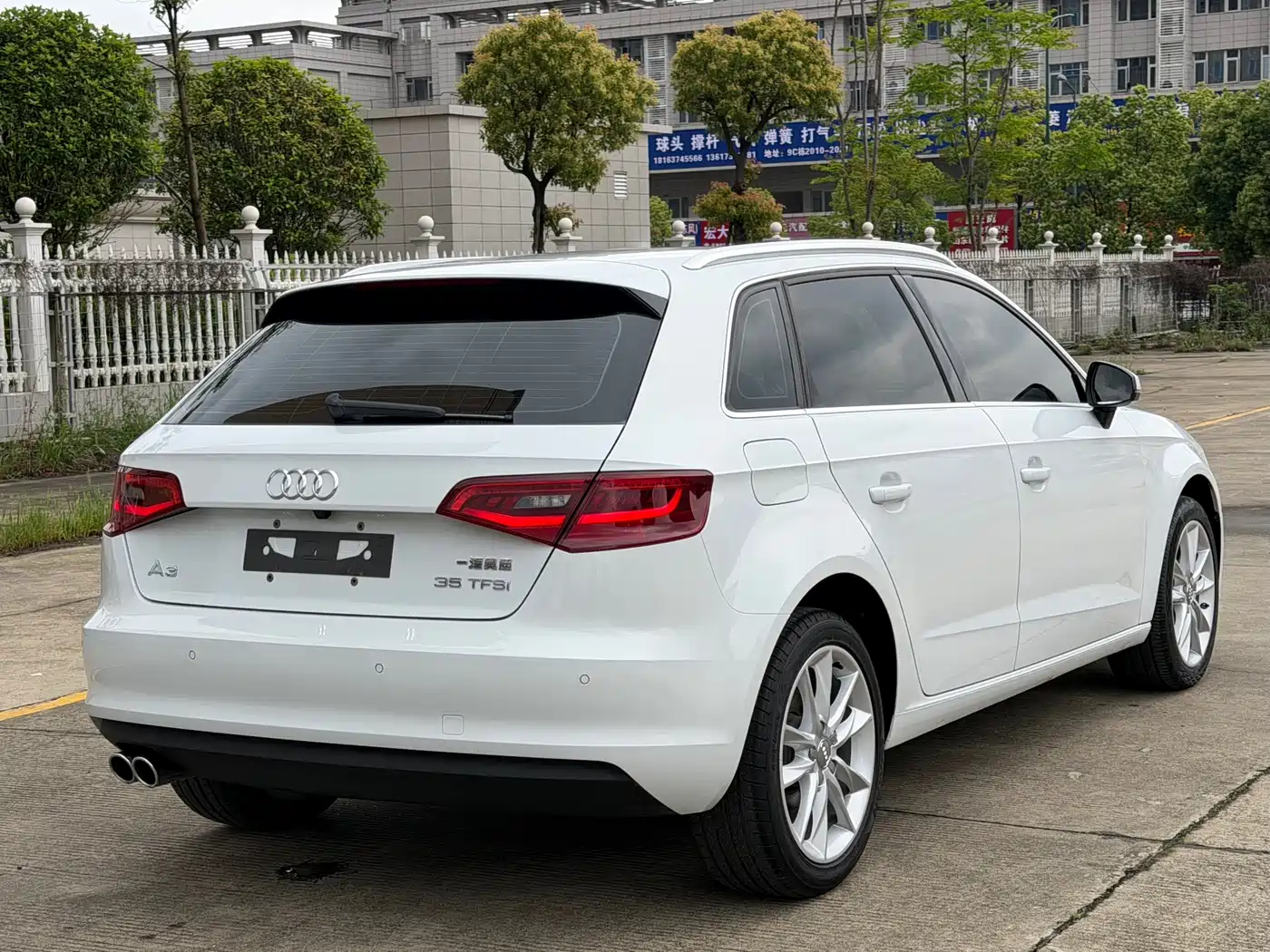 Audi A3 2014 Sportback 35 TFSI Automatic Comfort фото 4