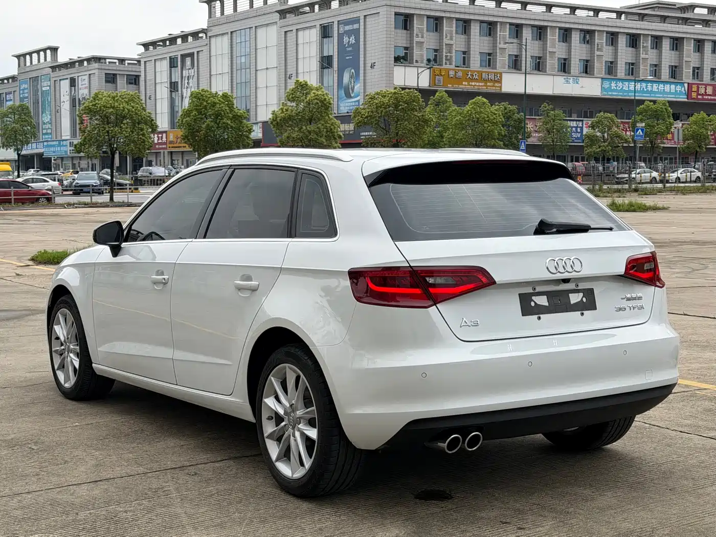 Audi A3 2014 Sportback 35 TFSI Automatic Comfort фото 6