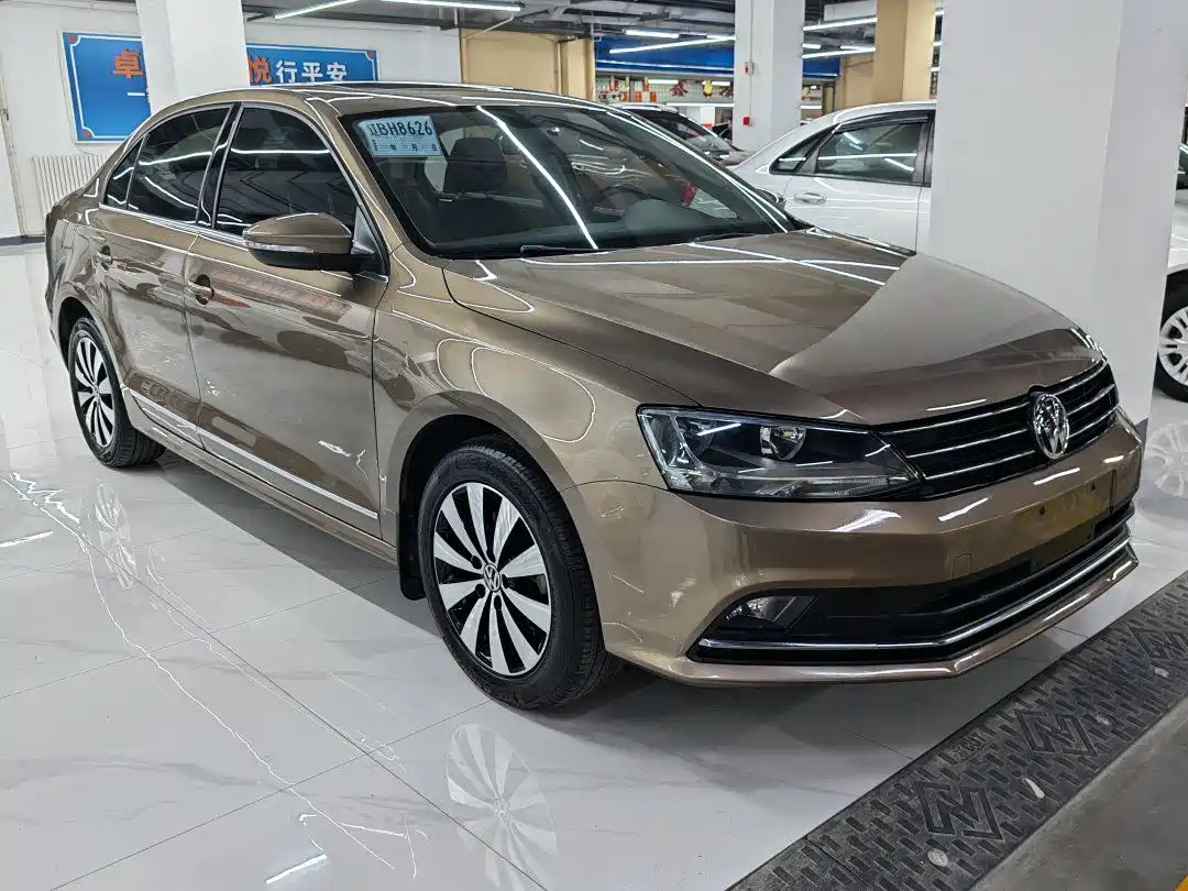 Volkswagen Sagitar 2017 230TSI Automatic Comfort фото 3