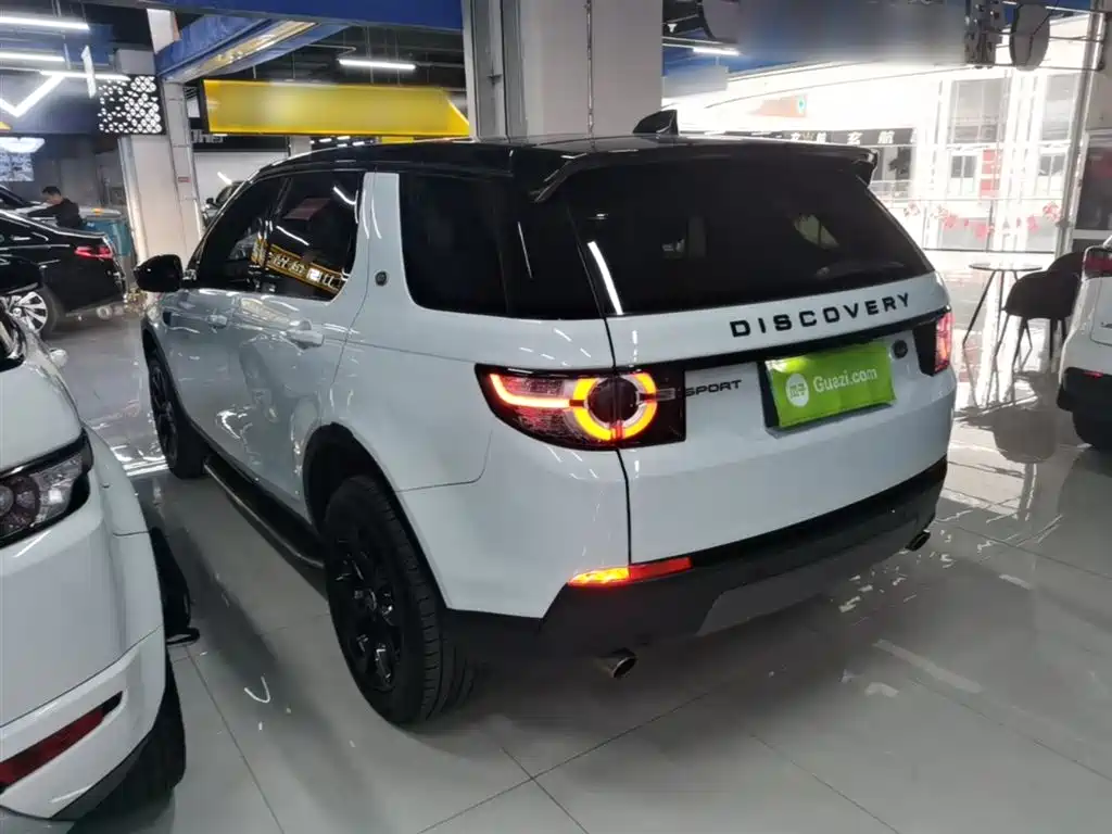 Land Rover Discovery Sport 2017 2.0T Cool Black Limited Edition фото 5