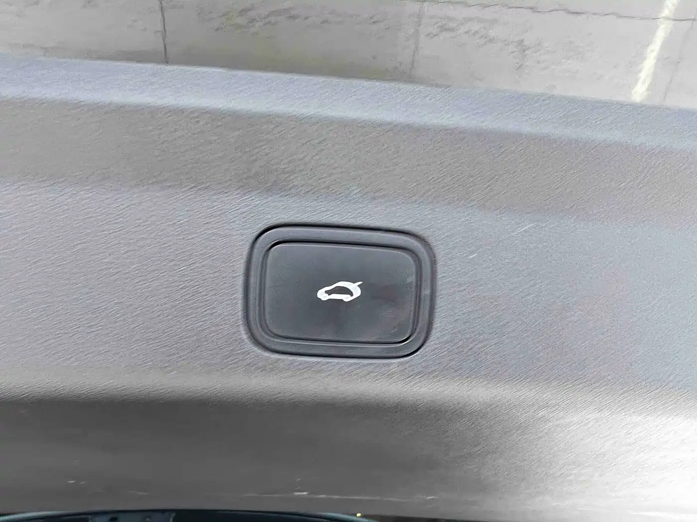 AITO Wenjie AITO M8 2025 Extended Range Ultra 53.4kWh 6-Seater фото 18