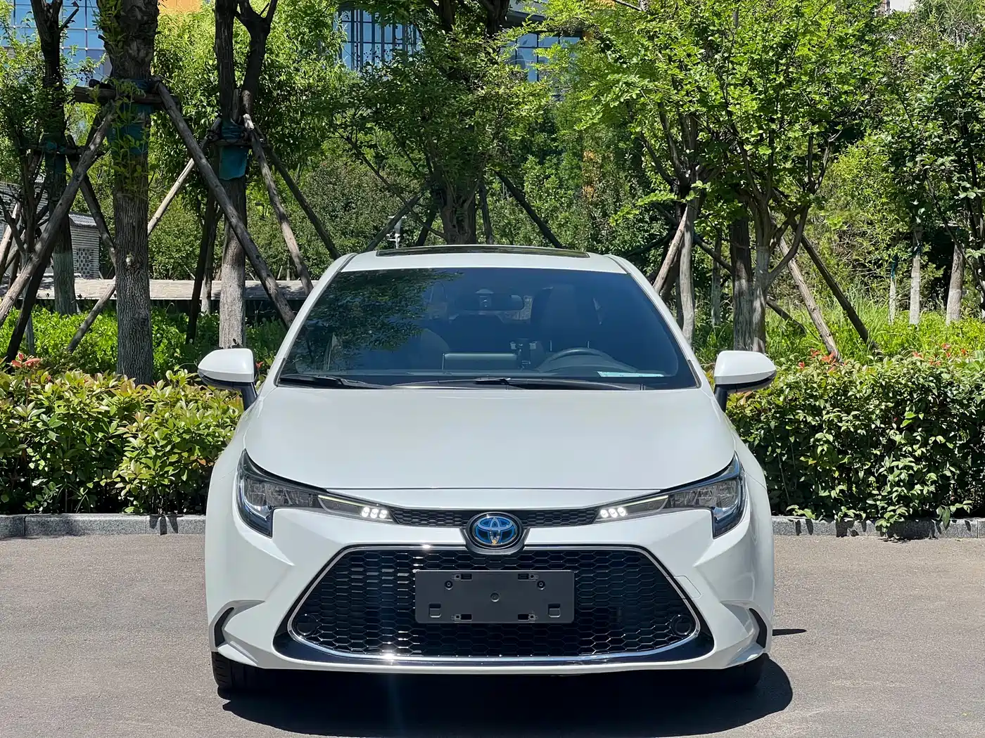 Toyota Levin 2021 Dual Engine 1.8H E-CVT Luxury Edition фото 2