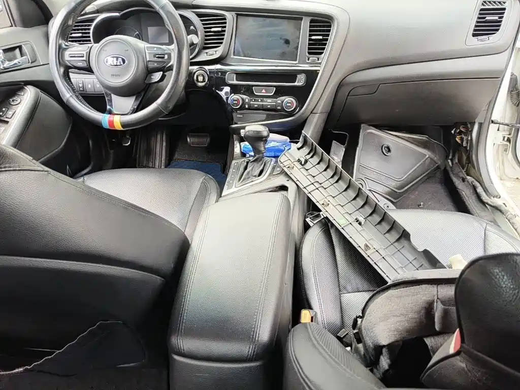 Photo 12 - Kia K5