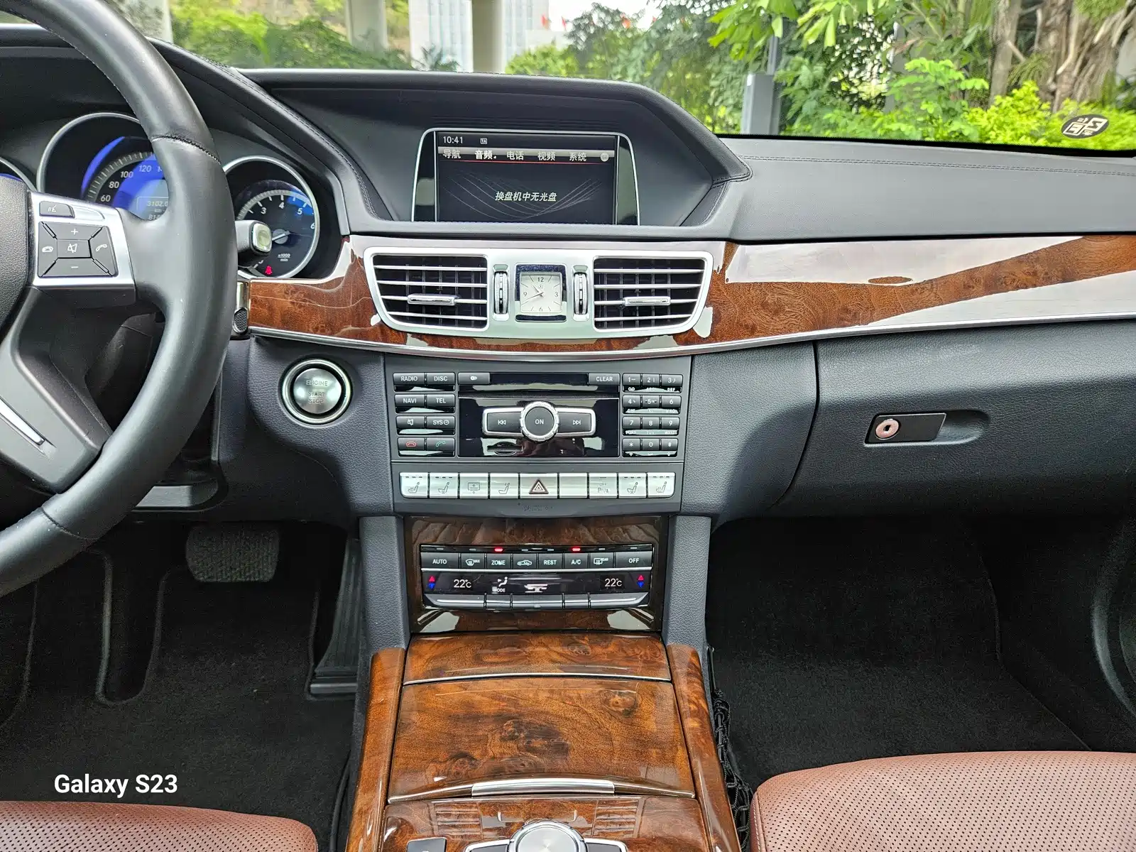 صورة 8 - Mercedes-Benz E-Class