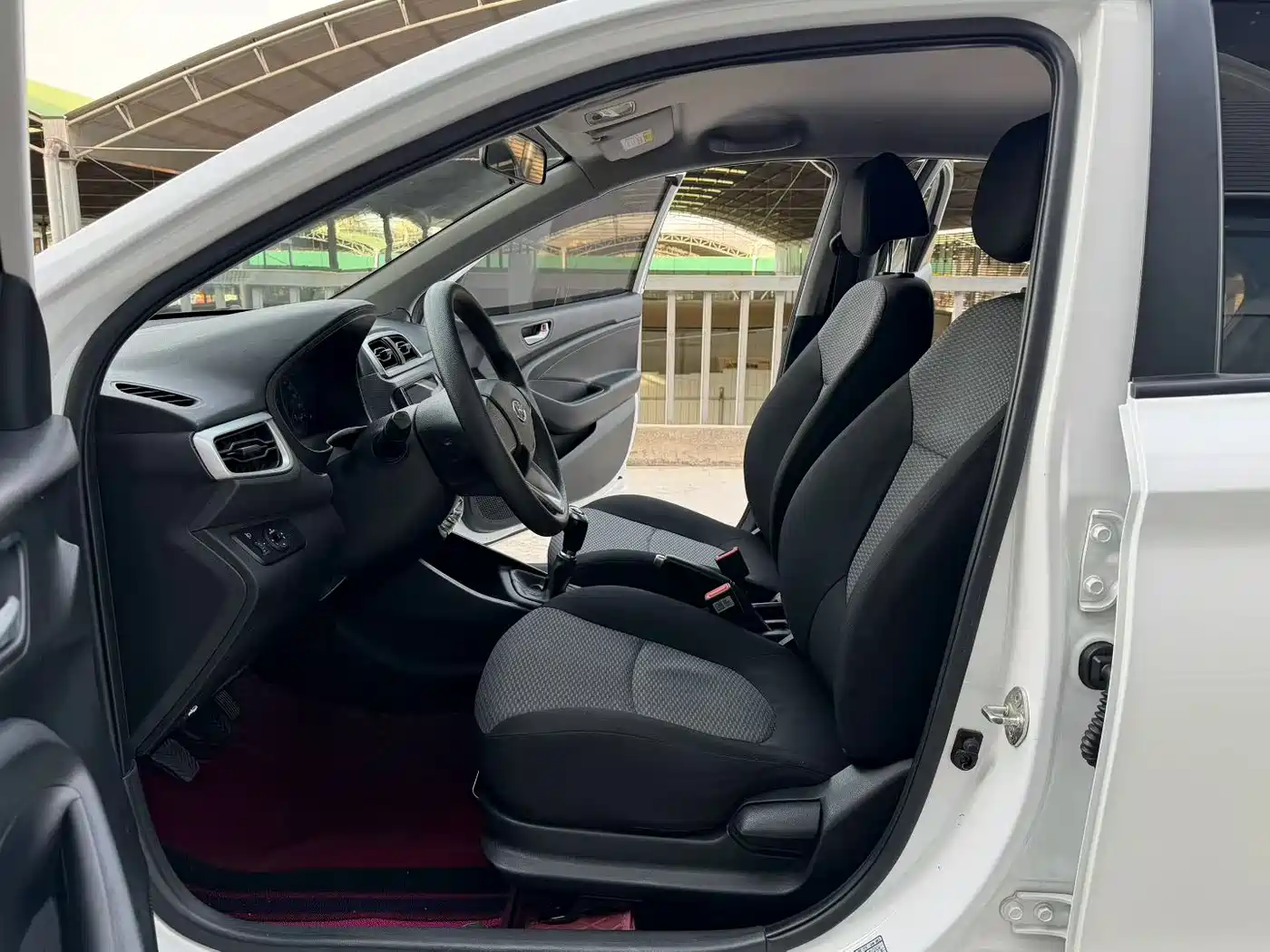 Hyundai Verna 2017 1.4L Manual Color Edition (China V) фото 7