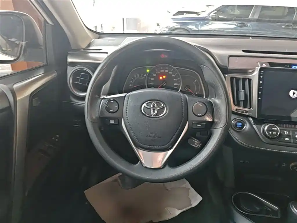 Toyota RAV4 Rongfang 2016 2.0L CVT 2WD Trend (China V) фото 11